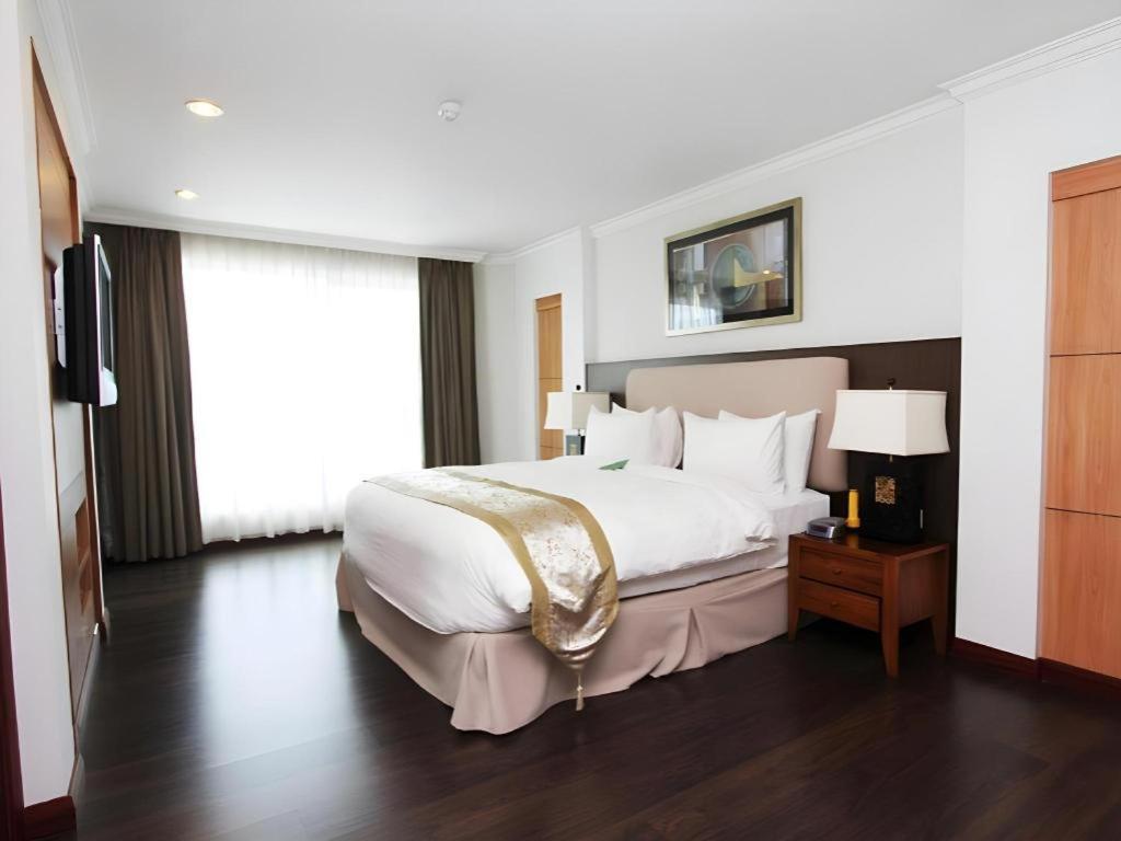 Plaza Sutera Biru Hotel Kuala Belait Exteriér fotografie