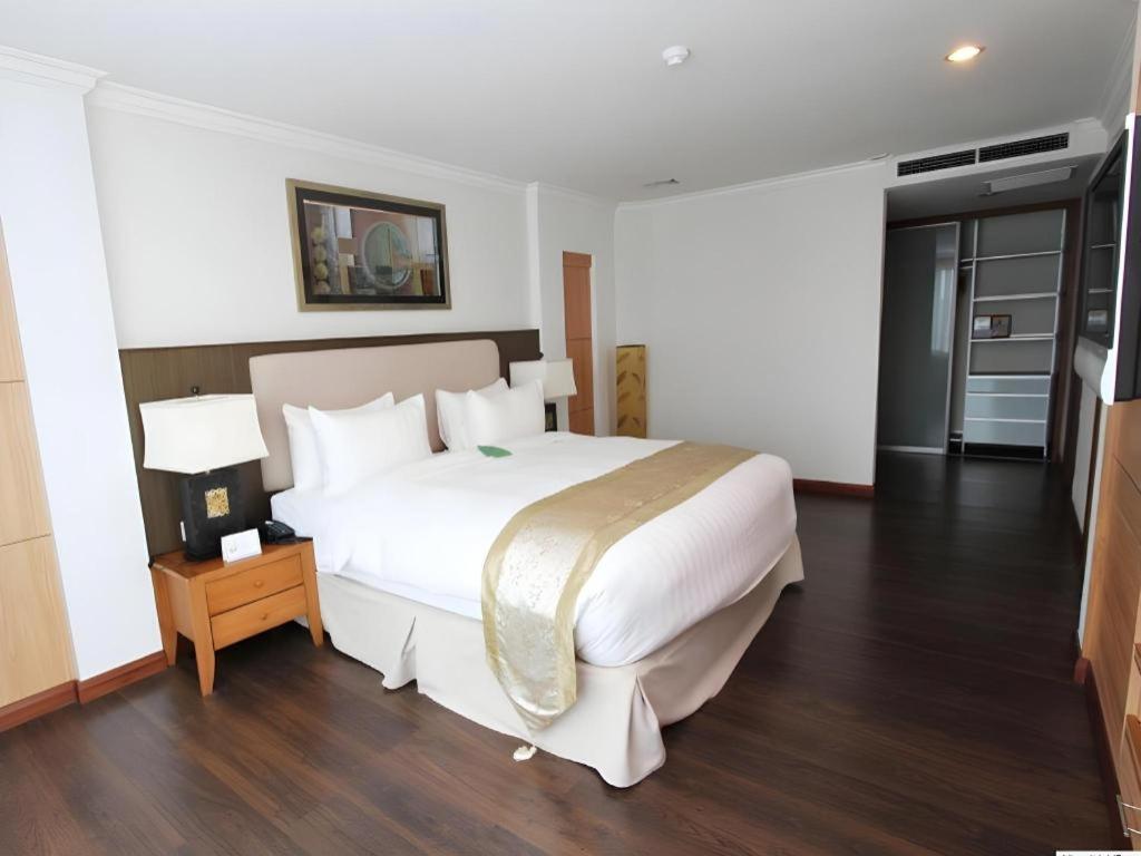 Plaza Sutera Biru Hotel Kuala Belait Exteriér fotografie