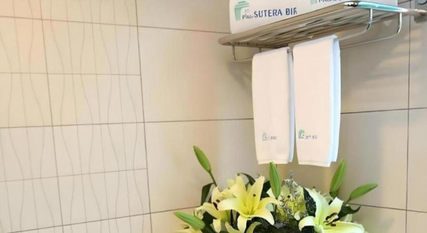 Plaza Sutera Biru Hotel Kuala Belait Exteriér fotografie