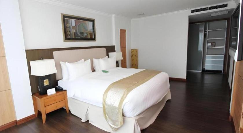 Plaza Sutera Biru Hotel Kuala Belait Exteriér fotografie
